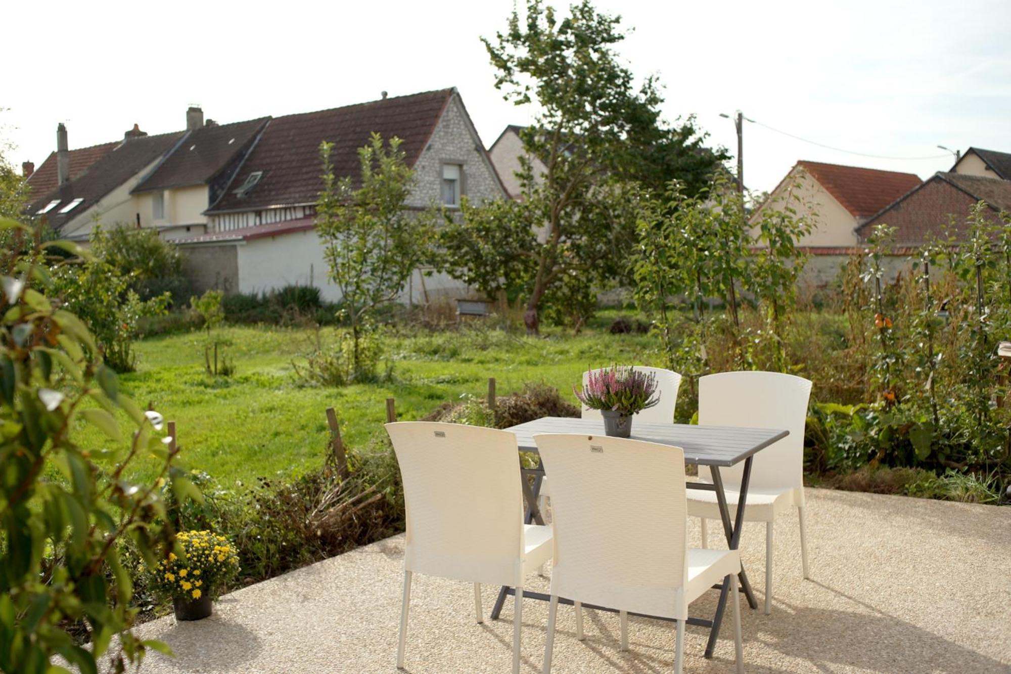 Les Jardins De Felicie Villa Poses Eksteriør bilde