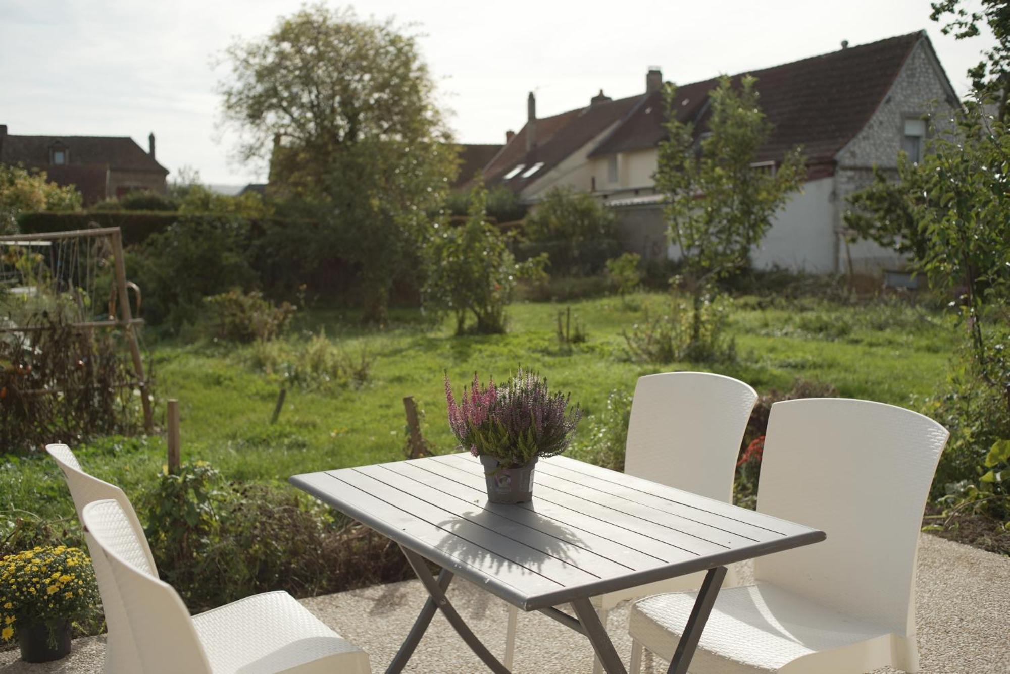 Les Jardins De Felicie Villa Poses Eksteriør bilde