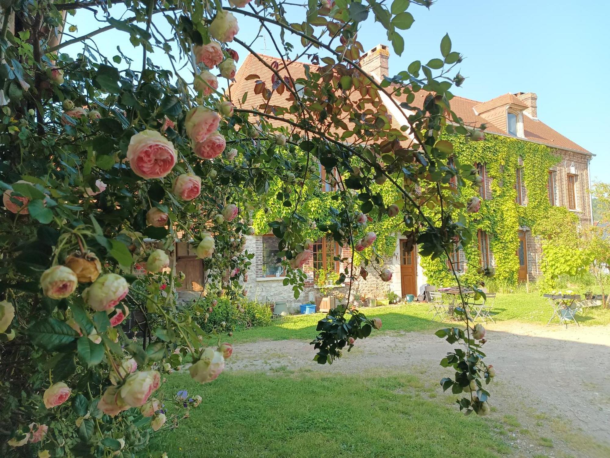 Les Jardins De Felicie Villa Poses Eksteriør bilde