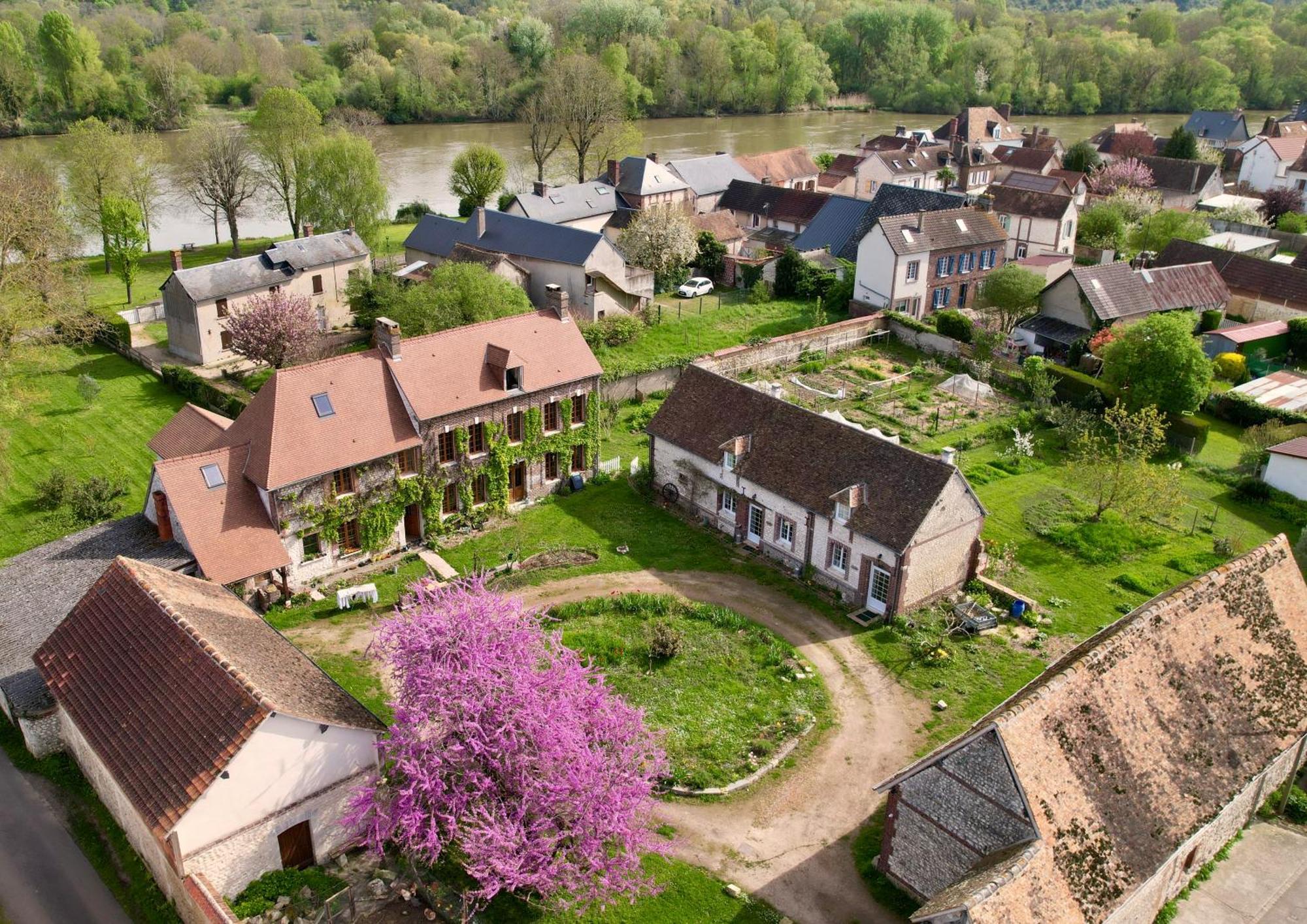 Les Jardins De Felicie Villa Poses Eksteriør bilde